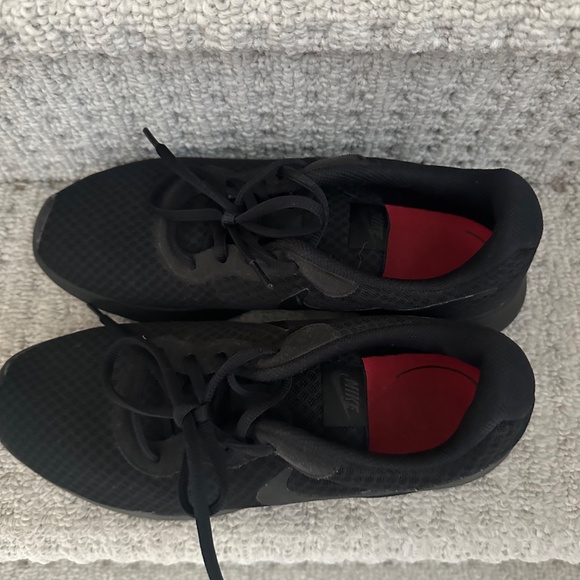 Men’s Nike Running shoes - Picture 3 of 3